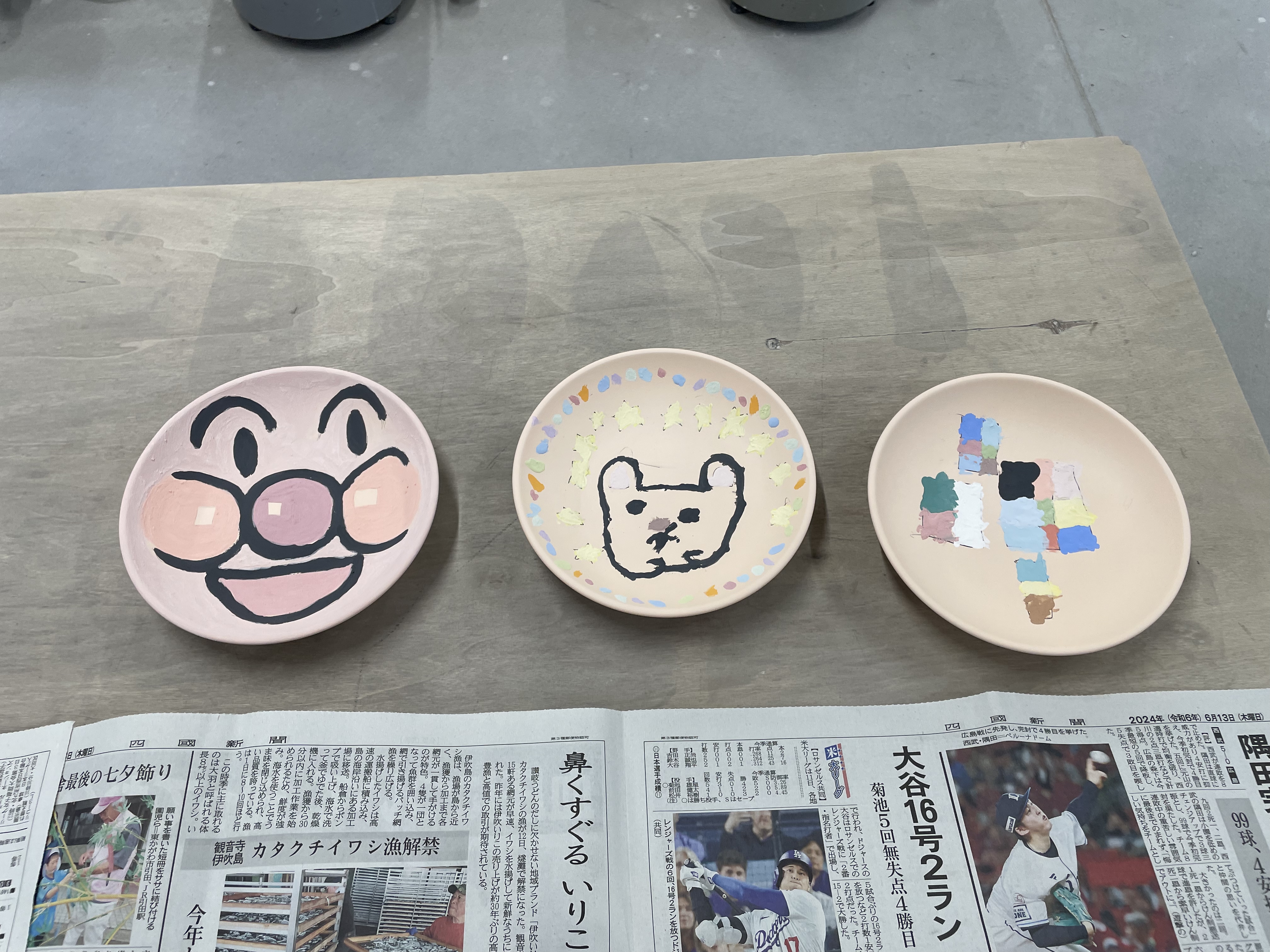 自分だけのデザインで絵付けを楽しむ
